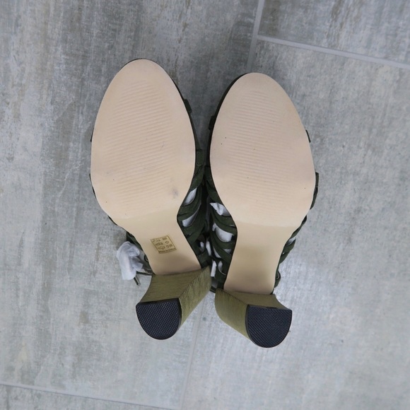 Olive lace up chunky heels - Picture 5 of 5